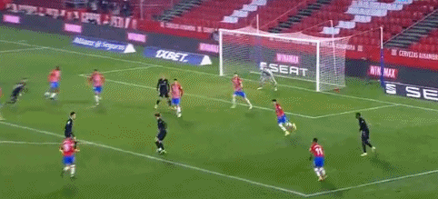 不买月卡后，我终于不在游戏中当牛马了