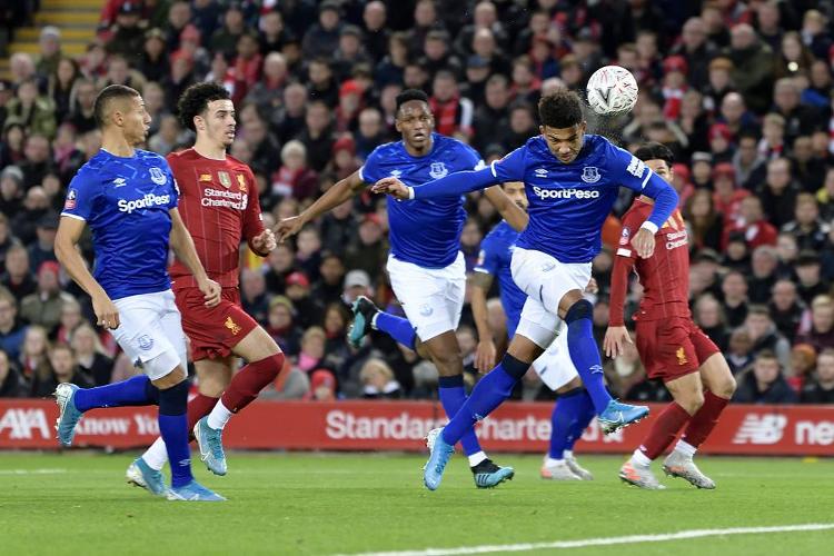 《剑星》制作人金亨泰30小时手绘马年贺图陷AI争议