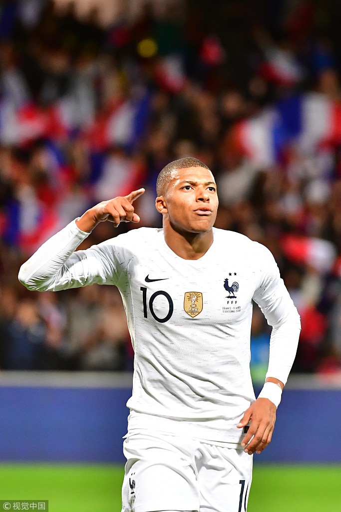 59场9球！于汉超退役转身教练，宋凯授衣背后是“最讽刺”的重用