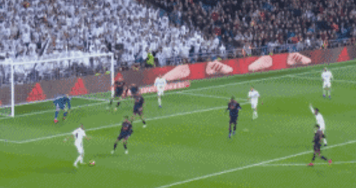 仅差1篮板再刷纪录！41岁詹姆斯31+10+9结束三连败