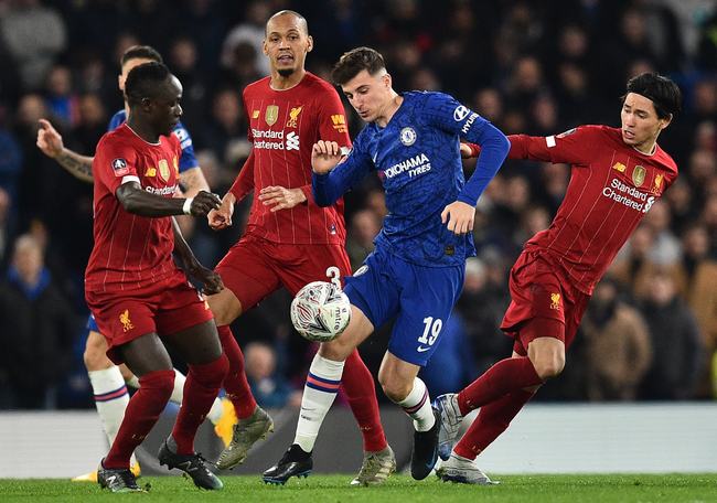 曼联更衣室分裂！12人不满高层+声援阿莫林 4000万红星嘲讽惹众怒