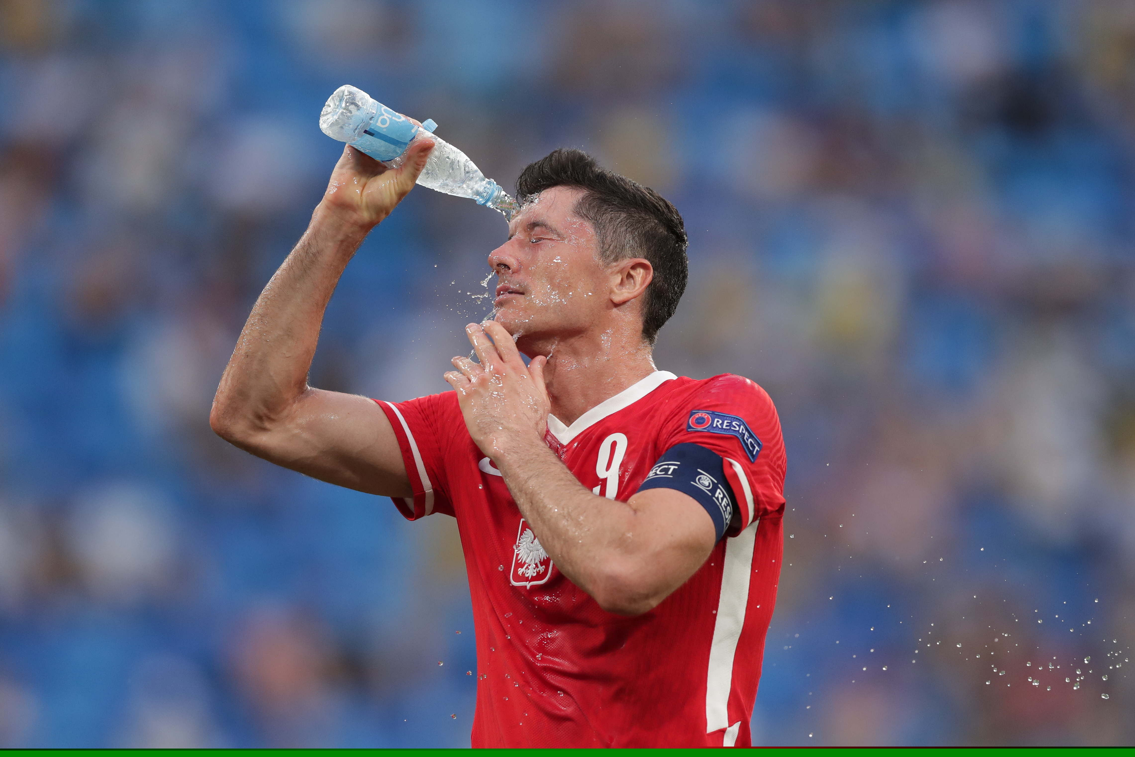 湖人保持13胜0负不败纪录！詹姆斯赞东契奇为球队核心更令人称道