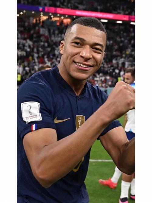 考虑下场欧冠关闭南看台，德雷森：放烟火的球迷需管理