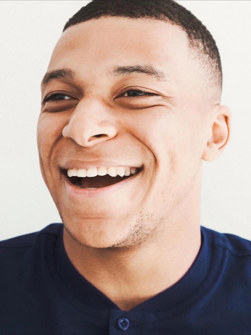 B费社交账号连发“炒掉英力士”“曼联烂透了”，俱乐部紧急发声明